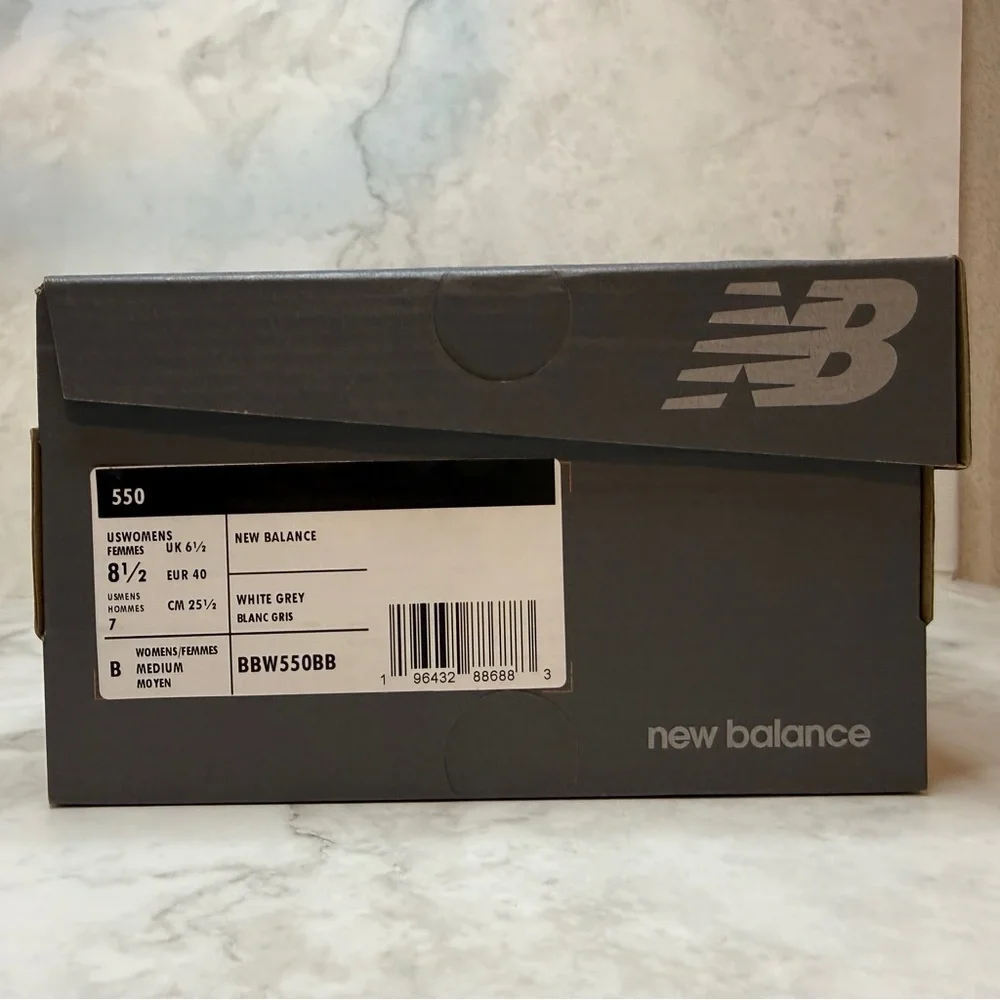 New Balance | 550 Sneakers | White & Grey Leather | Size M7 W8.5